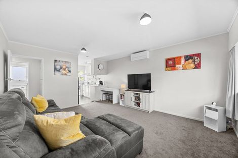 Photo of property in 5/19 Bayside Avenue, Te Atatu Peninsula, Auckland, 0610