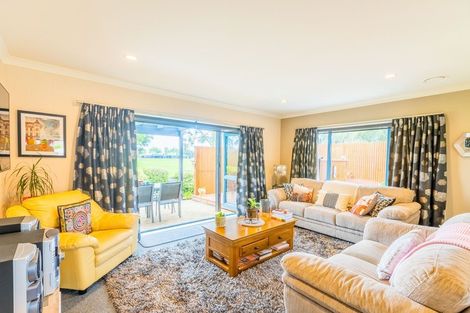 Photo of property in 54 Realm Drive, Paraparaumu, 5032