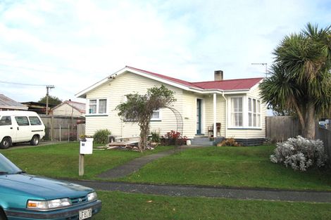 Photo of property in 27 Lambeth Crescent, Northcote, Christchurch, 8052