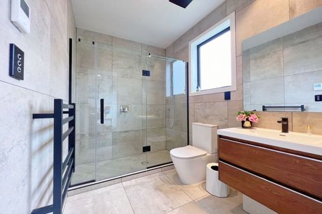 Photo of property in 2 Luff Place, Long Bay, Auckland, 0630