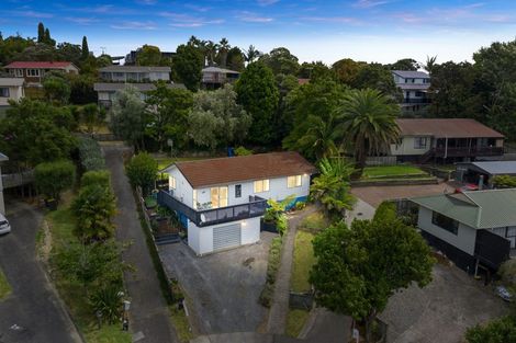 Photo of property in 15 Arde Place, Massey, Auckland, 0614