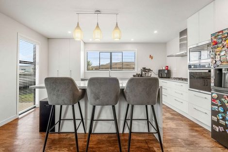 Photo of property in 14 Harding Drive, Papamoa Beach, Papamoa, 3118