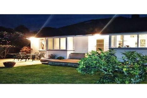 Photo of property in 30 Karu Crescent, Waikanae, 5036