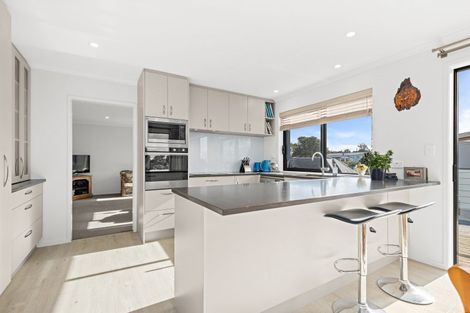 Photo of property in 21 Washington Avenue, Snells Beach, 0920