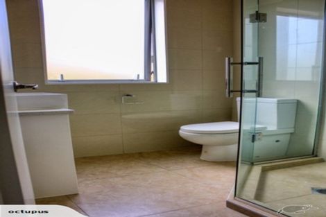 Photo of property in 4 Kirikiri Drive, Papakura, 2110