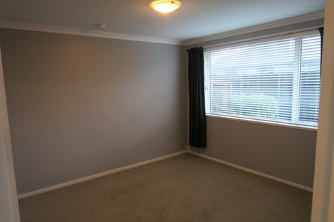 Photo of property in 36 Duchess Place, Maupuia, Wellington, 6022