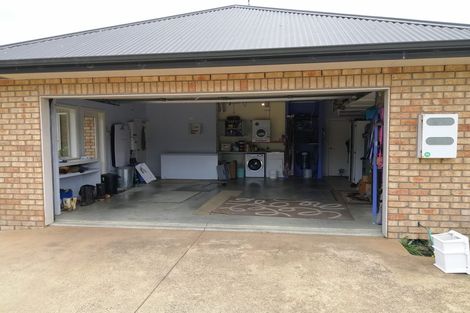 Photo of property in 104 Muriwai Valley Road, Muriwai, Waimauku, 0881