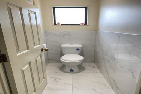 Photo of property in 15a Gill Avenue, Te Atatu Peninsula, Auckland, 0610