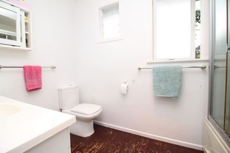 Photo of property in 12 Mountbatten Place, Papakura, 2110