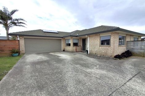 Photo of property in 32 Katerini Grove, Papamoa Beach, Papamoa, 3118