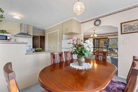 Photo of property in 14 Poplar Grove, Whalers Gate, New Plymouth, 4310