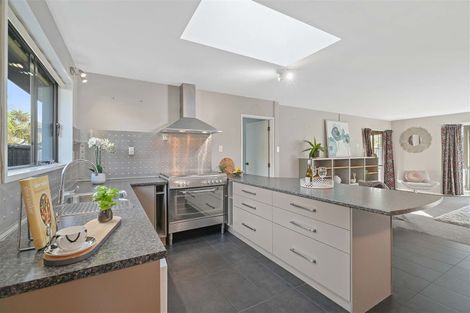 Photo of property in 14 Fernbrook Place, Mairehau, Christchurch, 8013