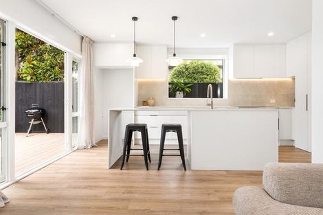 Photo of property in 18 Dover Street, St Albans, Christchurch, 8014