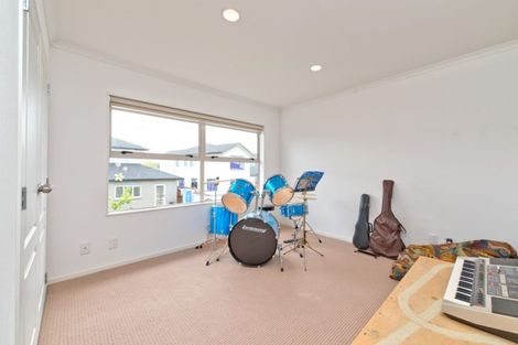 Photo of property in 16 Lake Drive, Karaka, Papakura, 2113