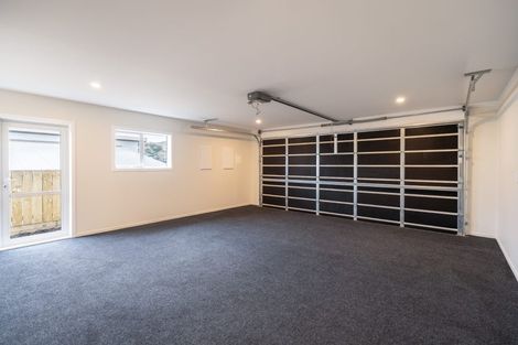 Photo of property in 70 Farnworth Terrace, Glenside, Wellington, 6037