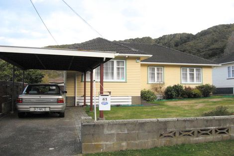 Photo of property in 41 Lees Grove, Wainuiomata, Lower Hutt, 5014