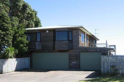 Photo of property in 2 Mayall Avenue, Beach Haven, Auckland, 0626