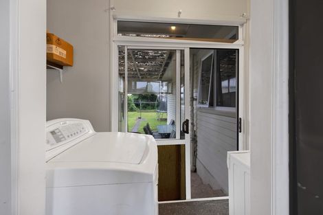 Photo of property in 61 Collins Street, Hawera, 4610