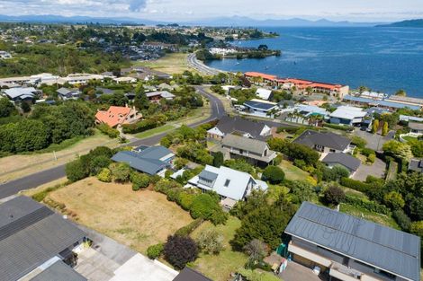 Photo of property in 16 Harvey Street, Waipahihi, Taupo, 3330