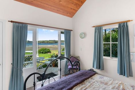 Photo of property in 32 Komiti Road, Tinopai, 0593