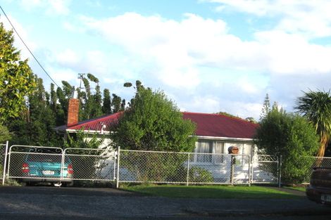 Photo of property in 14 Sylvan Crescent, Te Atatu South, Auckland, 0610