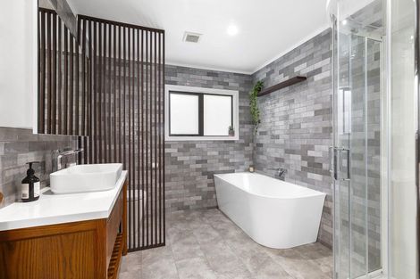 Photo of property in 12 Creswick Terrace, Northland, Wellington, 6012