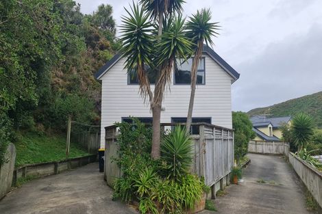 Photo of property in 30a Domanski Crescent, Owhiro Bay, Wellington, 6023