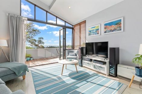 Photo of property in 51 Penguin Drive, Murrays Bay, Auckland, 0630