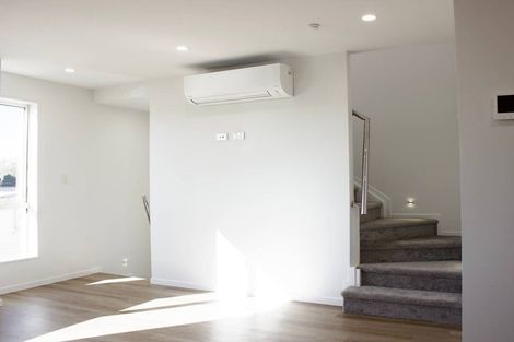 Photo of property in 2/36 Halsey Road, Manurewa, Auckland, 2102
