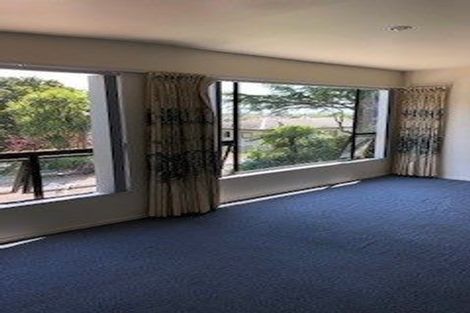 Photo of property in 8 Kingsclere Place, Goodwood Heights, Auckland, 2105