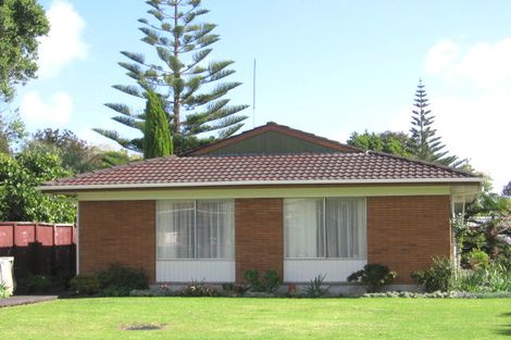 Photo of property in 1/6 Pinedale Place, Henderson, Auckland, 0610