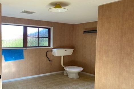 Photo of property in 68 Clifden Highway, Tuatapere, 9691