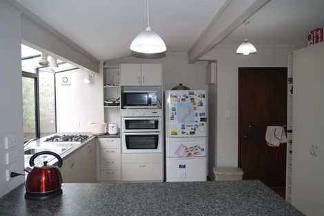 Photo of property in 104 Becroft Drive, Forrest Hill, Auckland, 0620