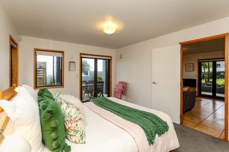 Photo of property in 36 Messenger Terrace, Oakura, 4314