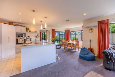 Photo of property in 6a Willow Drive, Taradale, Napier, 4112