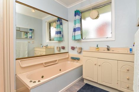 Photo of property in 18 Storey Avenue, Forest Lake, Hamilton, 3200