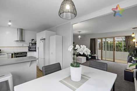 Photo of property in 277a Stokes Valley Road, Stokes Valley, Lower Hutt, 5019