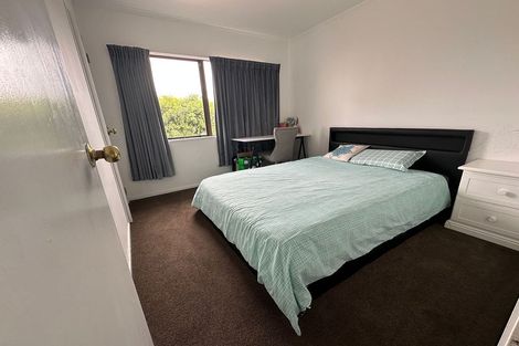 Photo of property in 27a Downing Street, Glenfield, Auckland, 0629