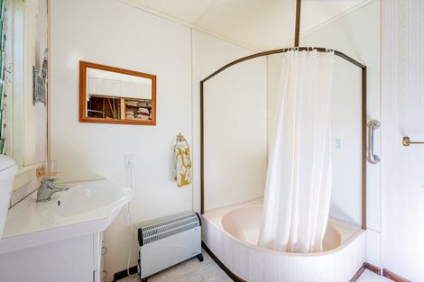 Photo of property in 18 Denniston Road, John Creek, Wanaka, 9382