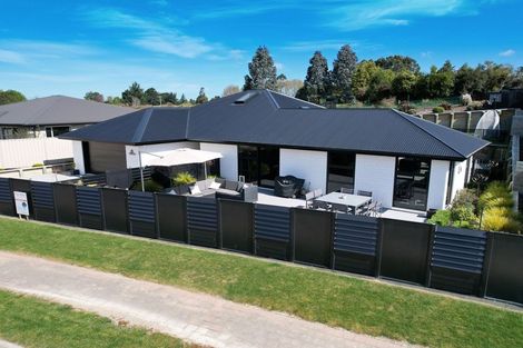 Photo of property in 19 Grove Avenue, Weston, Oamaru, 9401