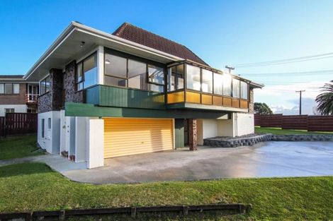 Photo of property in 9 View Road, Shelly Park, Auckland, 2014