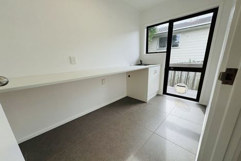 Photo of property in 242a East Coast Road, Forrest Hill, Auckland, 0620