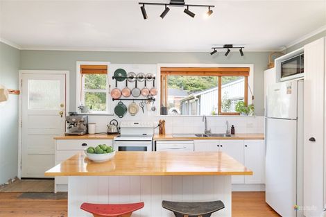 Photo of property in 19 Newcombe Street, Naenae, Lower Hutt, 5011