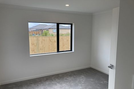 Photo of property in 5 Toropapa Close, Takanini, 2110