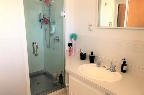 Photo of property in 3/191 Lake Road, Belmont, Auckland, 0622