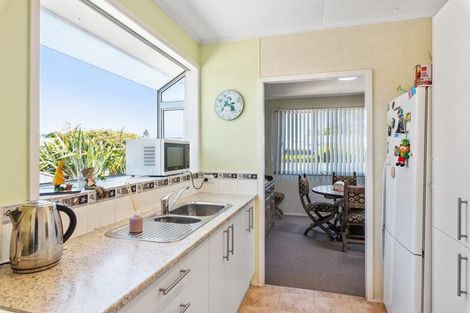 Photo of property in 4 Elder Grove, Paraparaumu, 5032