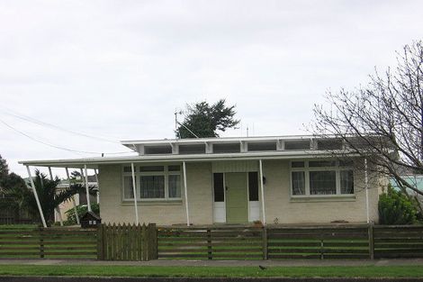Photo of property in 27 Weraroa Road, Levin, 5510