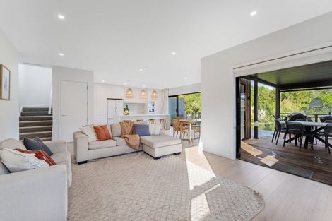 Photo of property in 25a Marvon Downs Avenue, Pakuranga Heights, Auckland, 2010