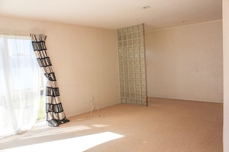Photo of property in 31 Maurice Borich Place, Henderson, Auckland, 0610