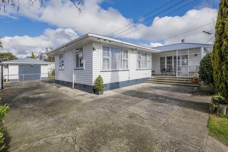 Photo of property in 94 Bartholomew Road, Levin, 5510